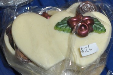 Dark Rose Filled White Pour Box